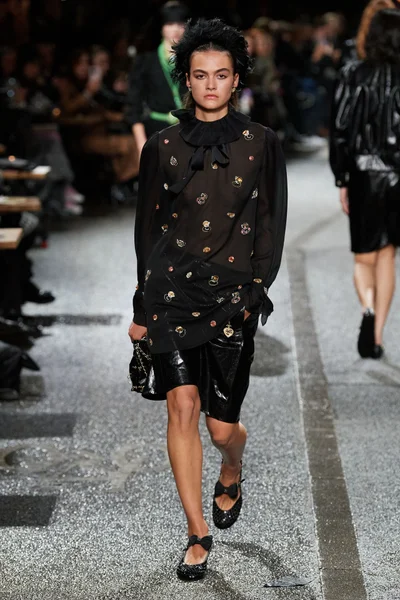 Look 65
